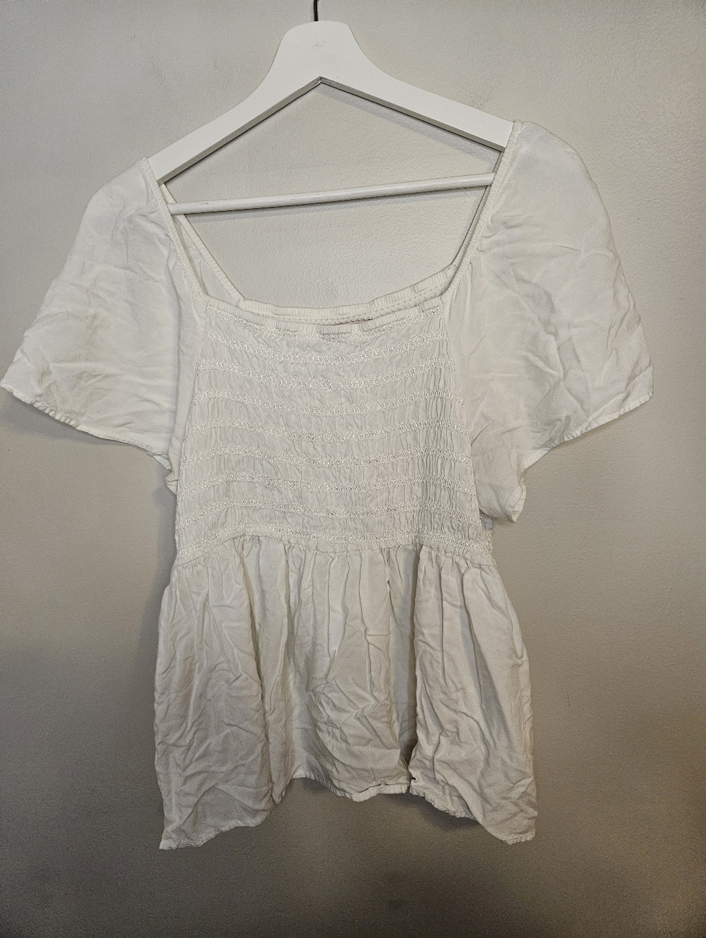 SO White Smocked Peplum Short Sleeve Top Women Casual Neutral